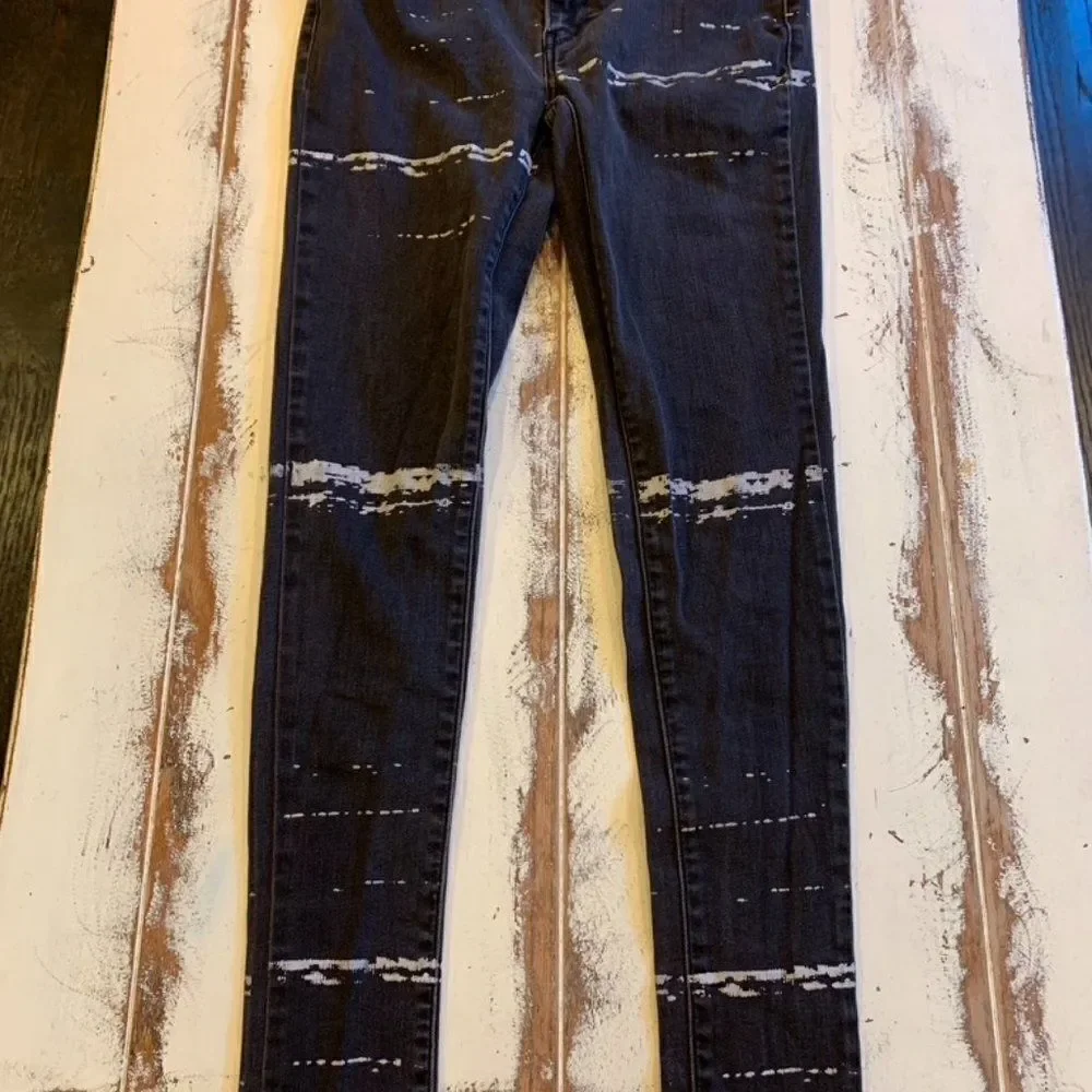 Levi's Skinny Faded Black Painted Jean